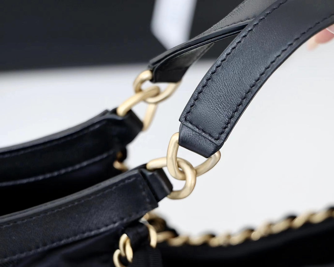 CC 22P  Maxi Shopping Bag Black Nylon with Grosgrain