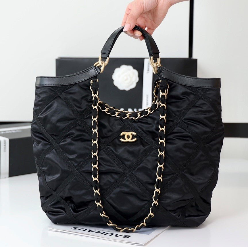 CC 22P  Maxi Shopping Bag Black Nylon with Grosgrain