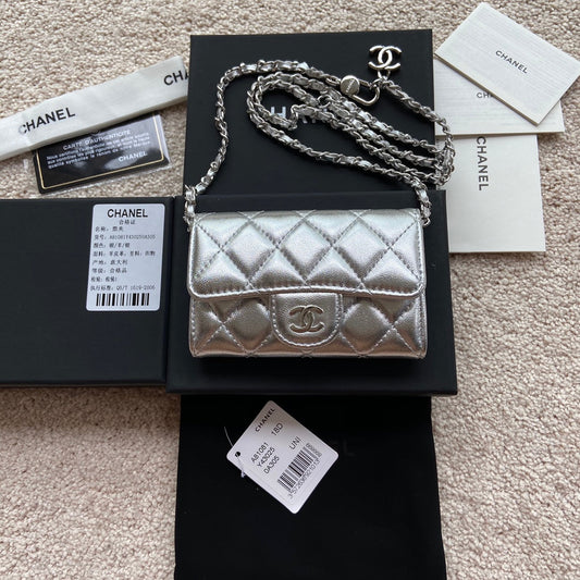 CC 24 Classic Wallet On Chain 11cm Silver Sheepskin  156514