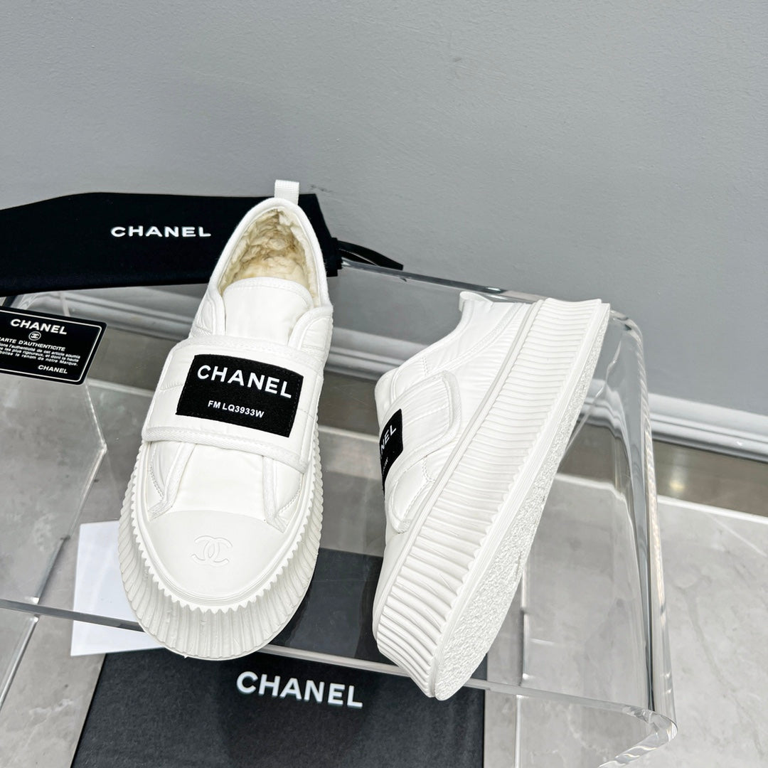 CC Low Sneaker Thick-Soled White Rain Velvet Fabric