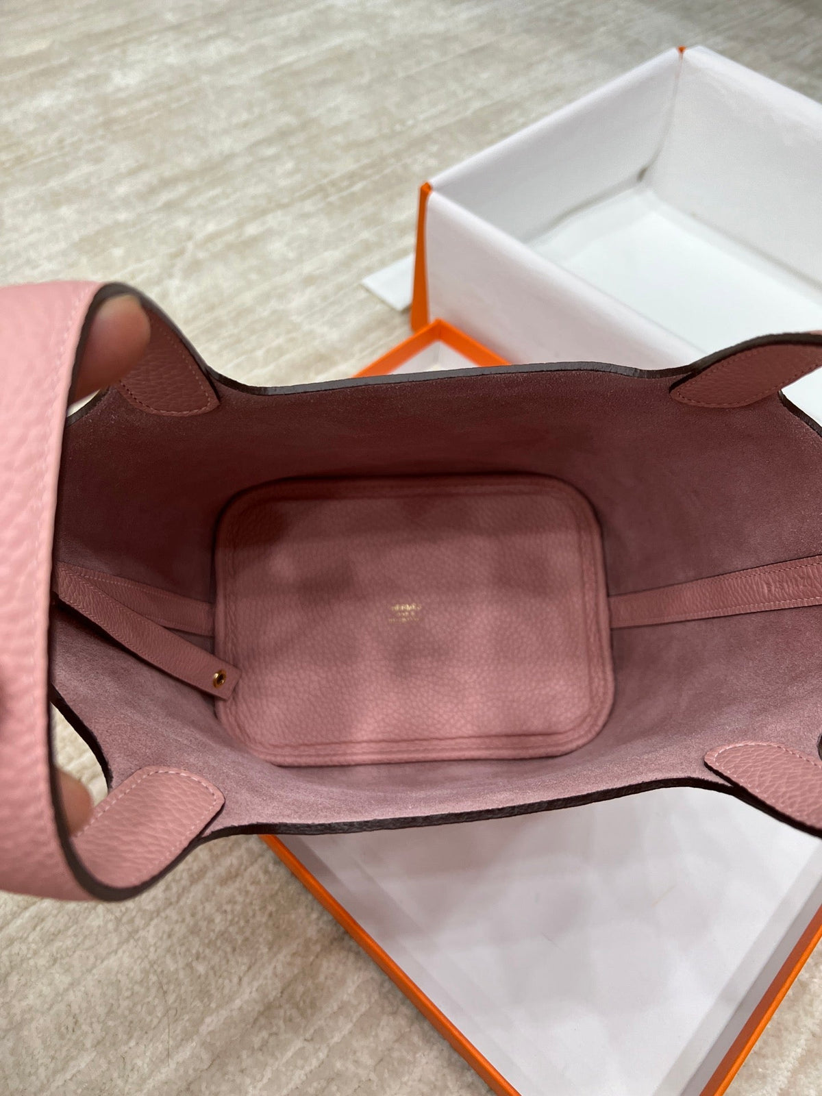 HM PICOTIN LOCK 18 BABY PINK TOGO LEATHER