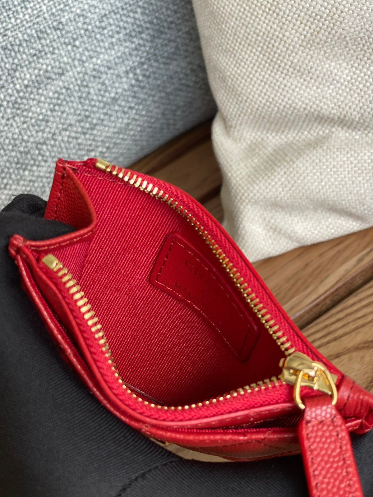 CC A84105 Coin Case Red Gold Metal Caviar 240739