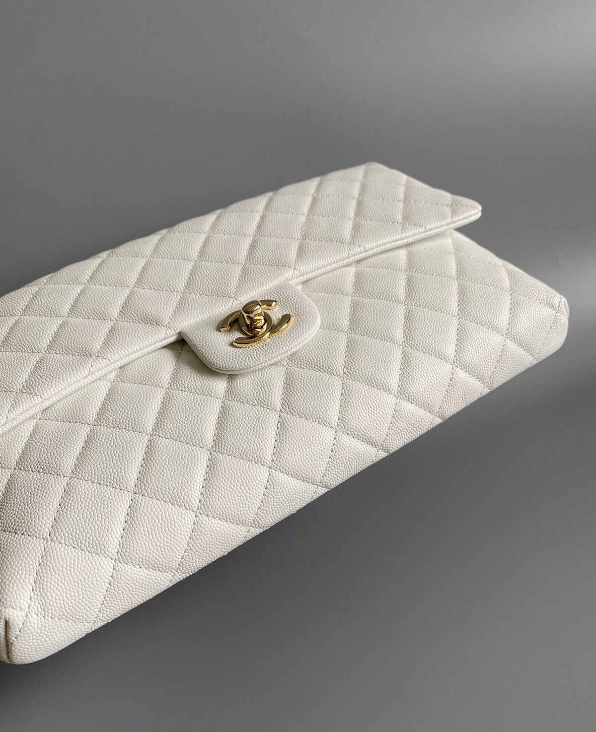 CC Handbag 28cm White Caviar Leather