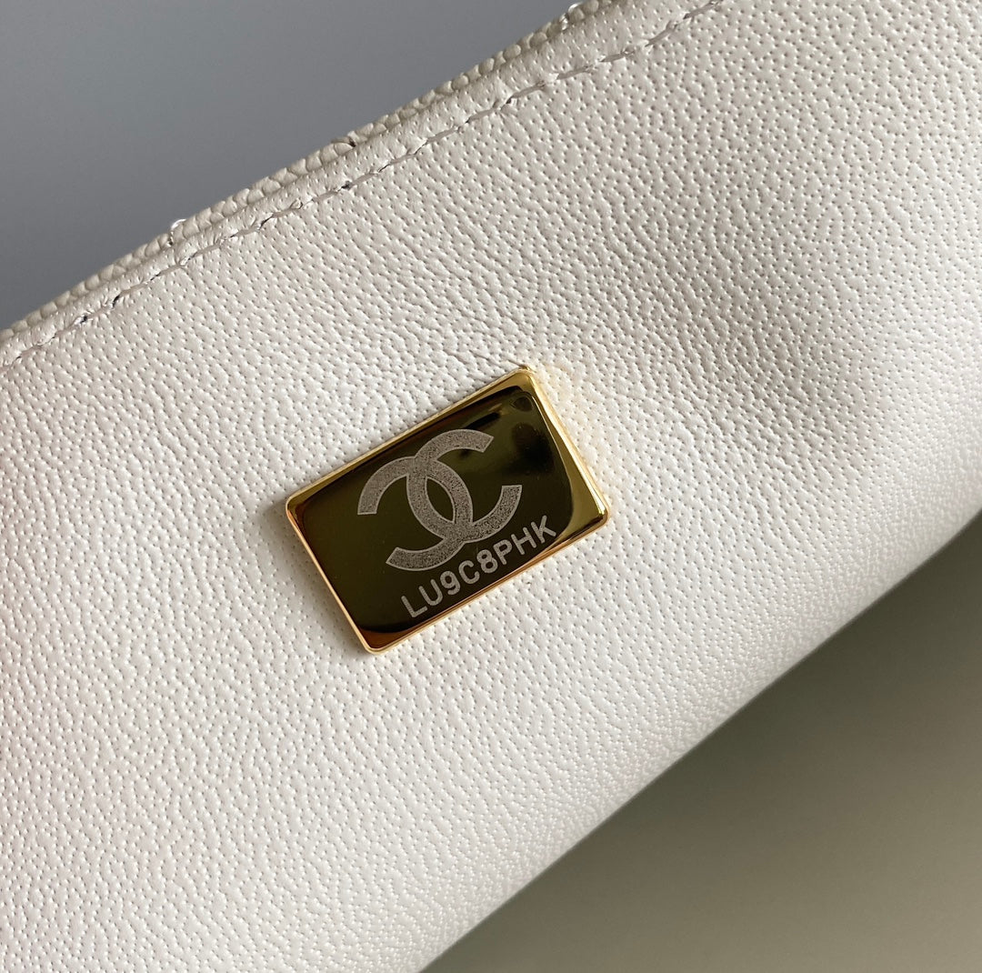 CC Handbag 28cm White Caviar Leather