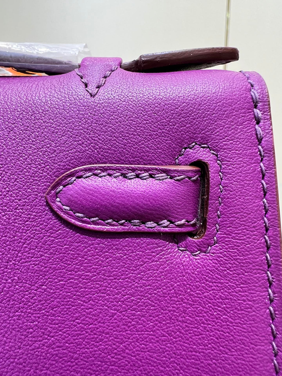 HM KELLY POCHETTE 22CM PURPLE SWIFT GOLD HARDWARE