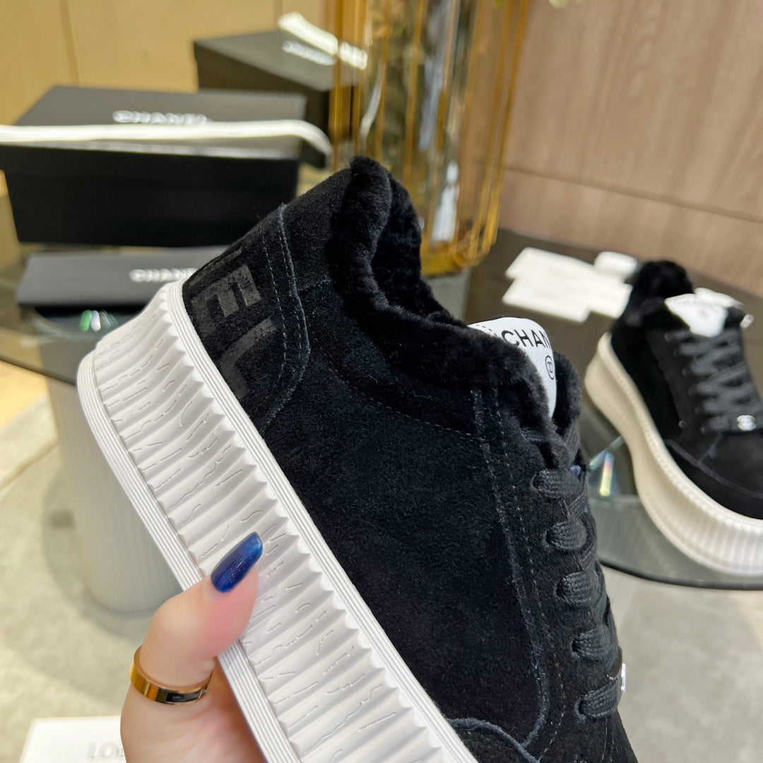 CC Sneaker Black Suede With Fleece Lining 944565
