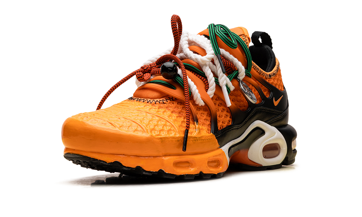 Air Max Plus "Homecoming Safety Orange" IM4960 800