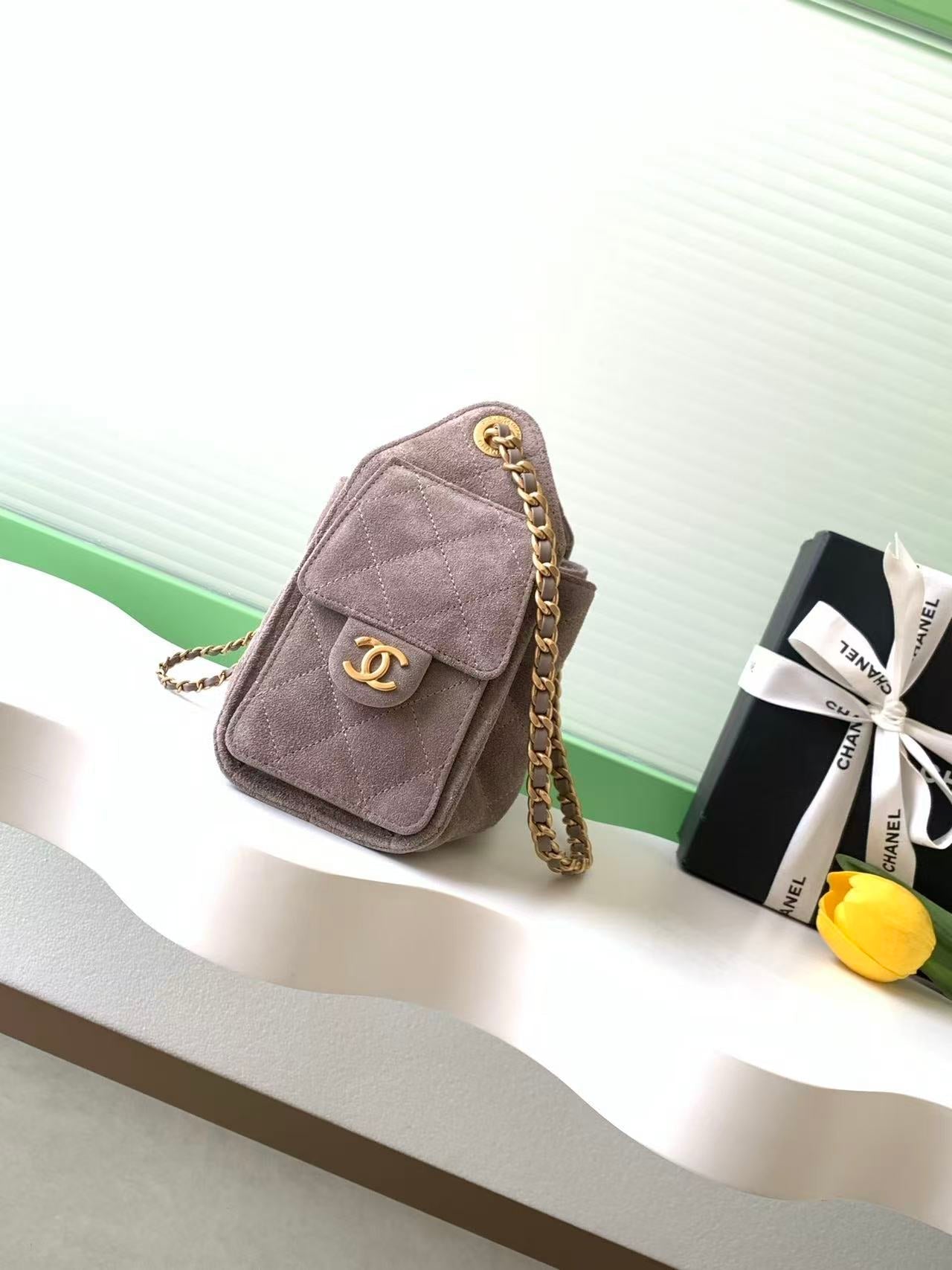 CC 26c Hobo Bag 22cm Grey Suede