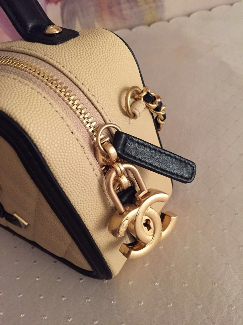 CC Filigree Vanity Case Bag Black Beige Quilted Caviar Leather