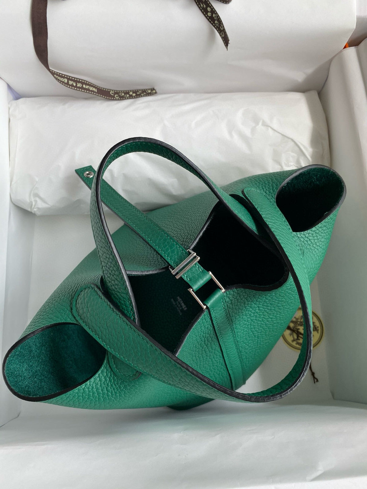 PICOTIN LOCK 18 EMERALD TOGO GOLD HARDWARE