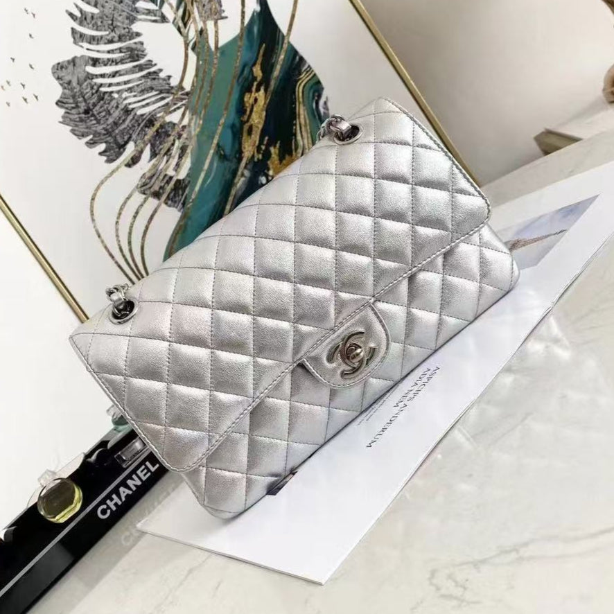 CC Classic Flap Medium 25cm Silver Lambskin