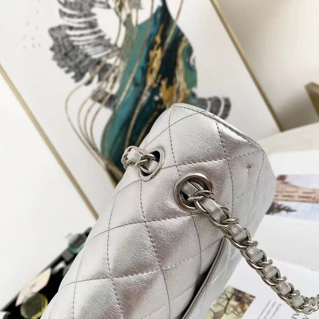 CC Classic Flap Medium 25cm Silver Lambskin