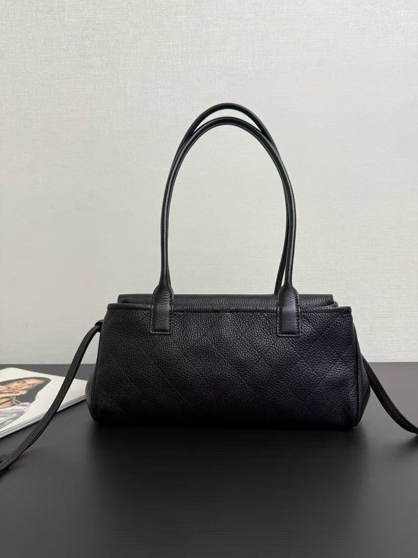CC 26ss Small Shopping Bag 30.5cm Black Grain Leather