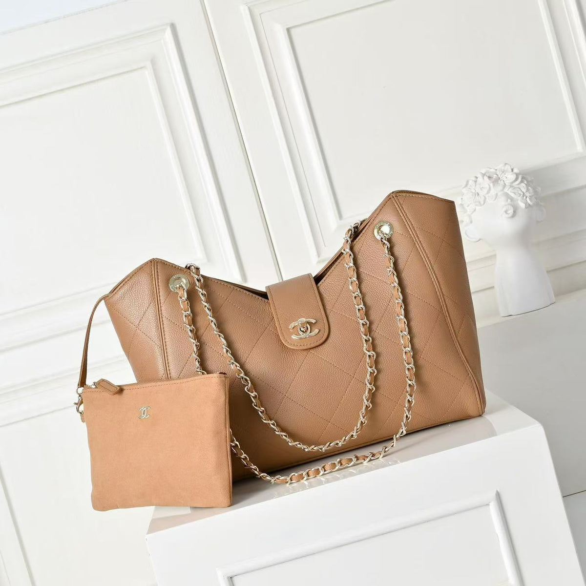 CC Maxi Shopping Bag Brown Grain Calfskin