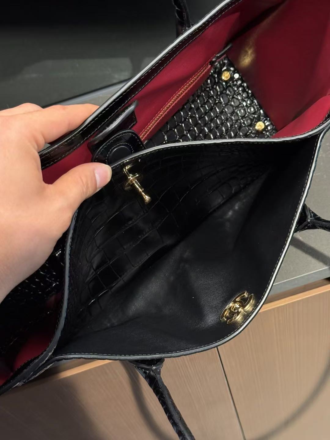 CC 2026 Small Shopping Bag 39cm Black Crocodile Embossed Calfskin GHW