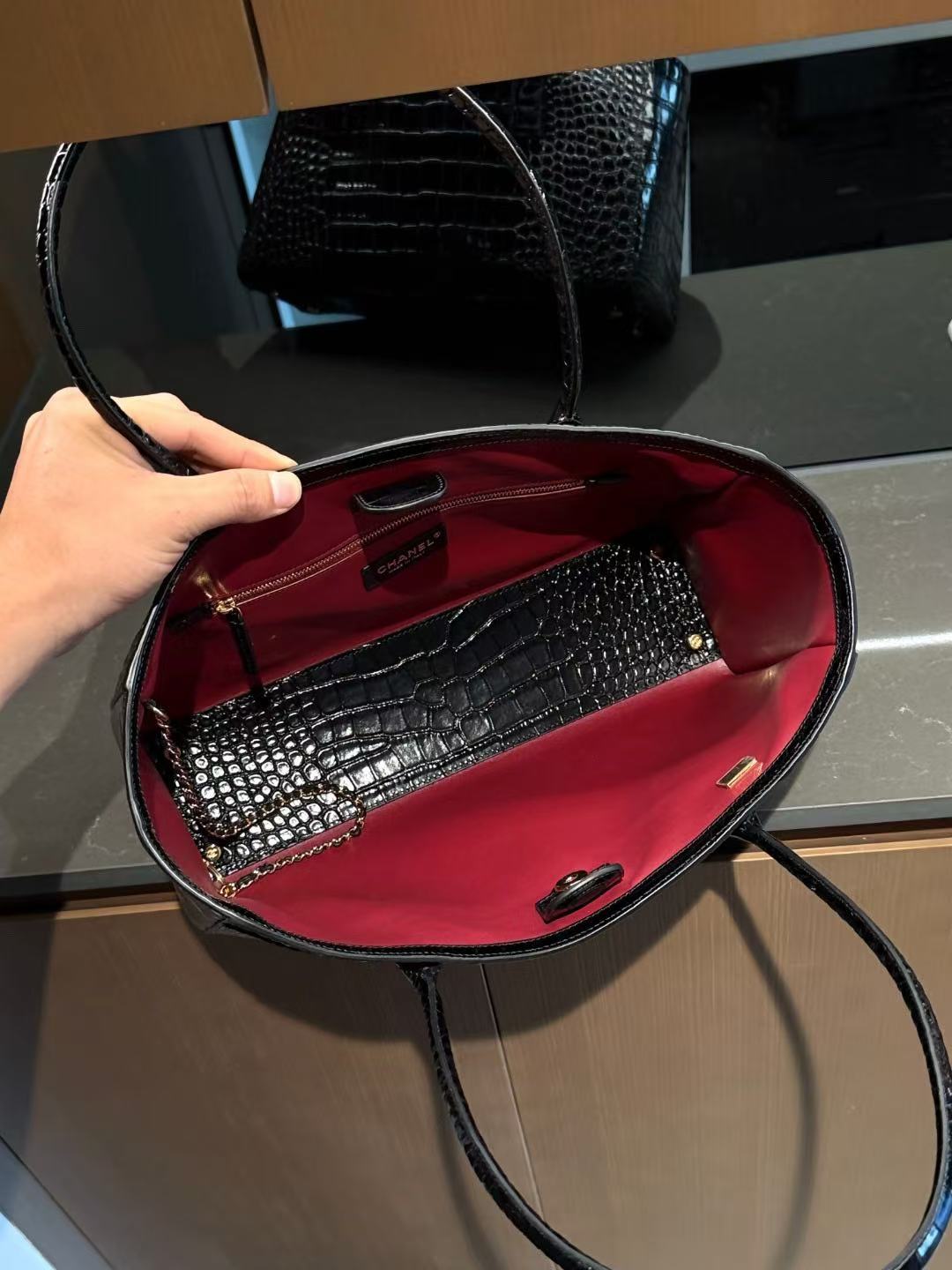 CC 2026 Small Shopping Bag 39cm Black Crocodile Embossed Calfskin GHW