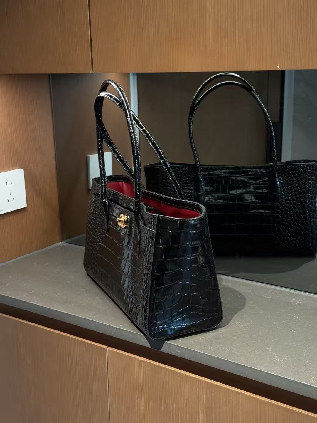 CC 2026 Small Shopping Bag 39cm Black Crocodile Embossed Calfskin GHW