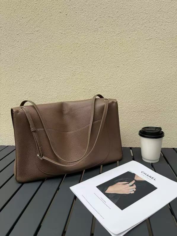 Chanel 2026 Maxi Flap Bag 38.5cm Brown Calfskin