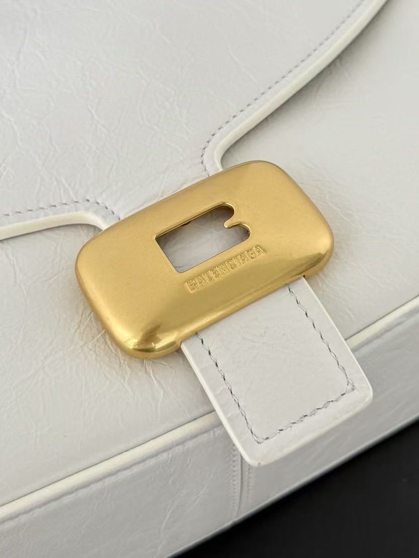 Clicca Shoulder Bag Medium White Arena Lambskin