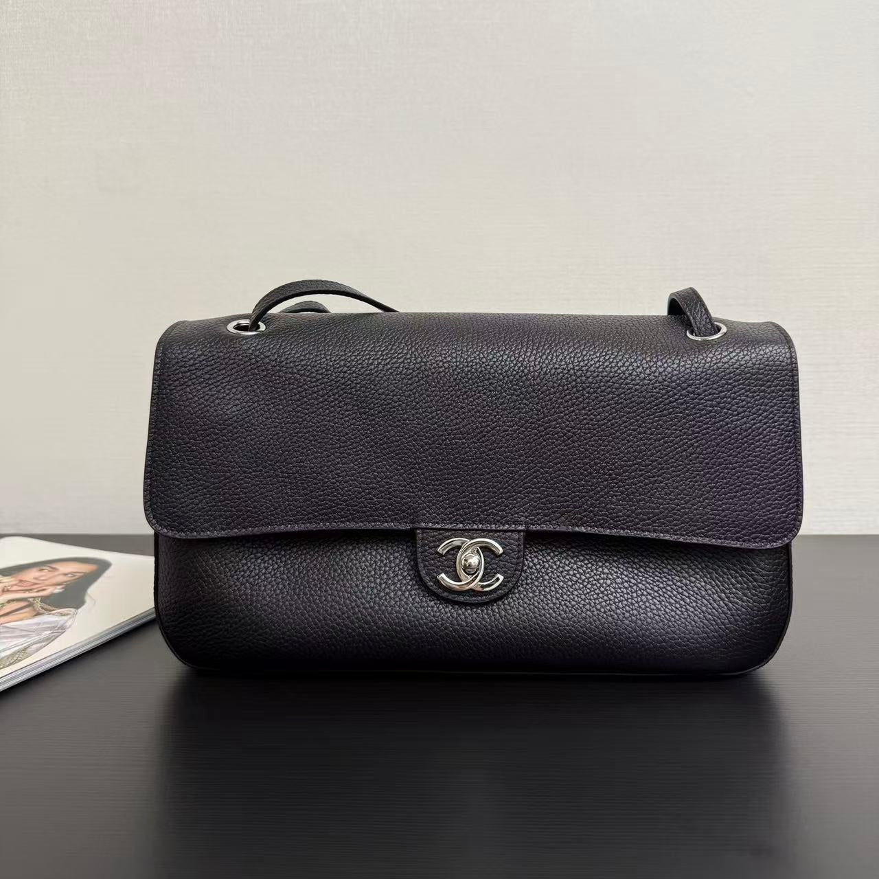 Chanel 2026 Maxi Flap Bag 29cm Black Calfskin