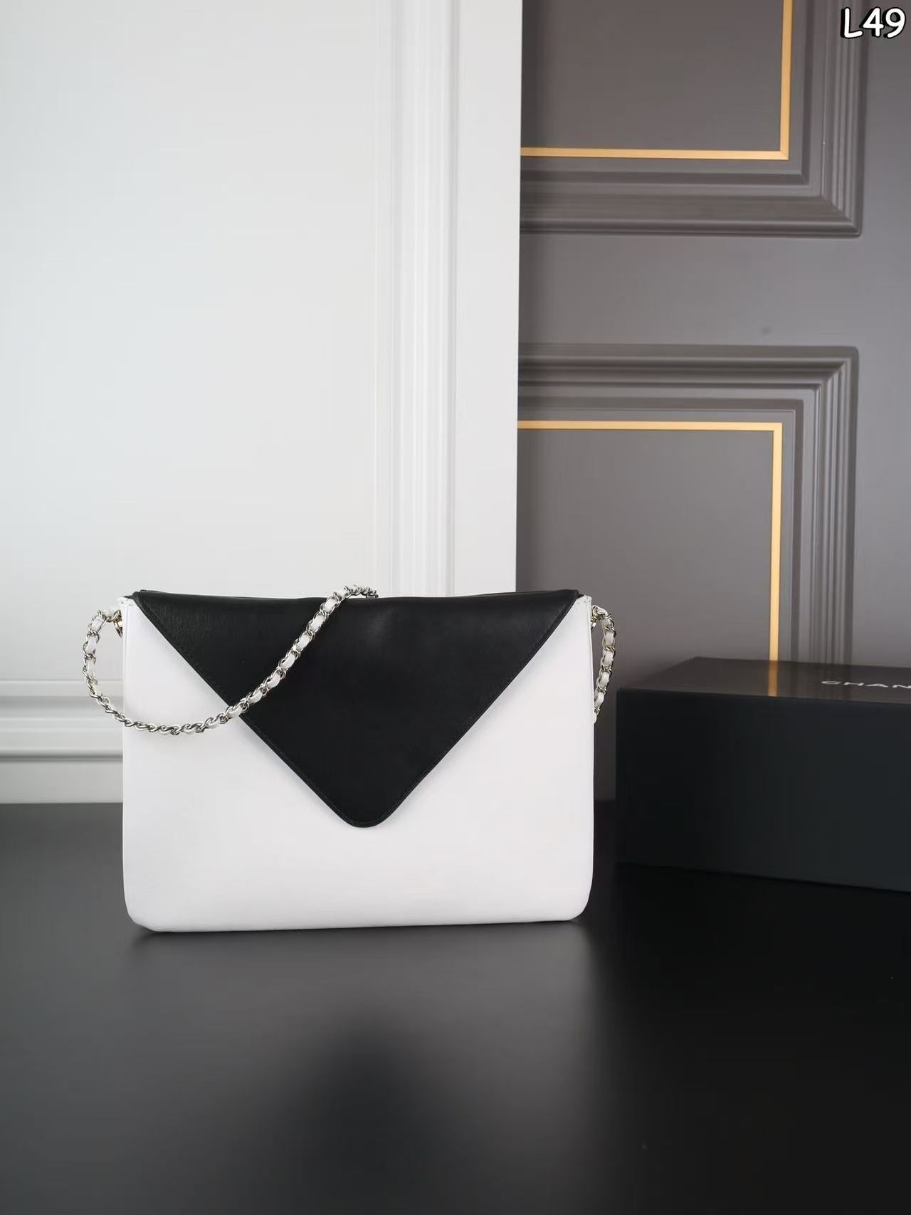 CC 26s Large Hobo Bag White Black Calfskin
