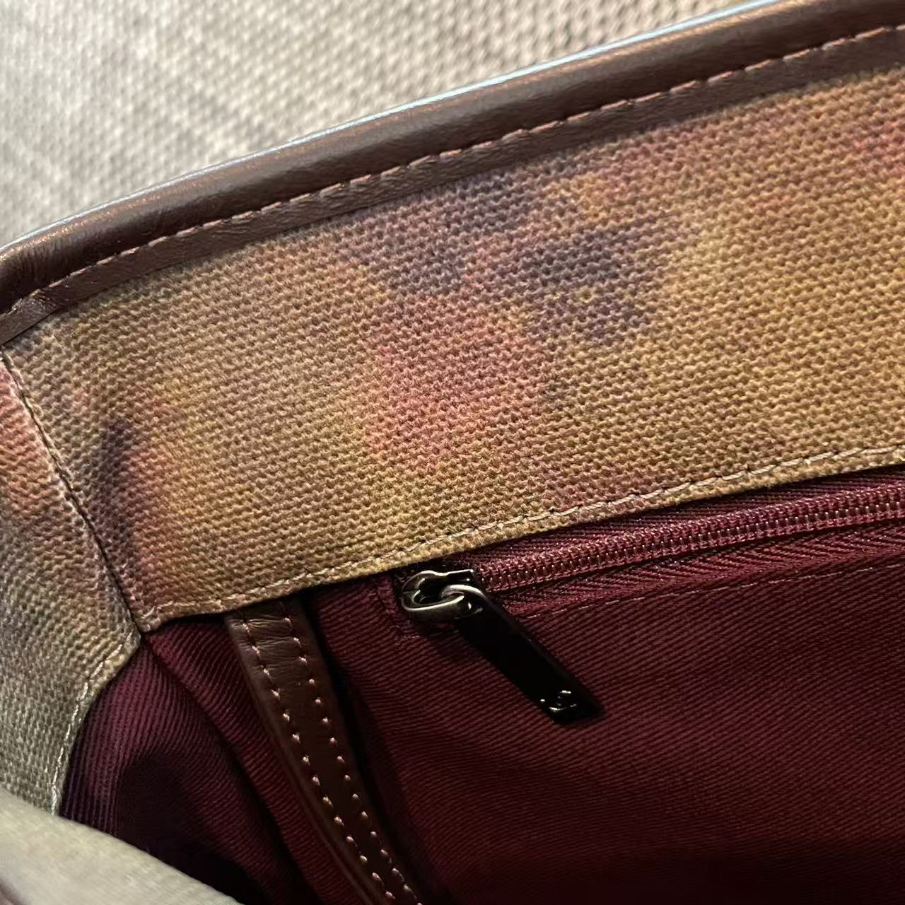 CC Graffiti On The Pavements Messenger Bag Multicolor Canvas