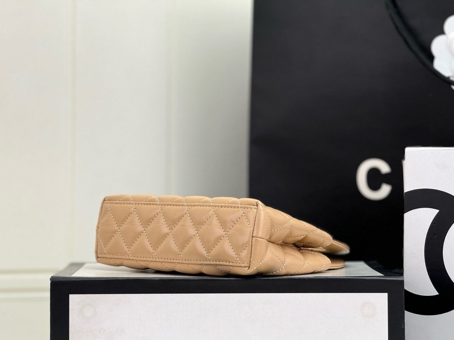 cc 24a nano 19cm kelly shopper bag beige lambskin