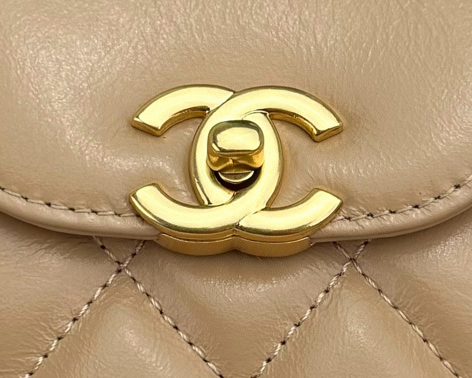 cc 24a nano 19cm kelly shopper bag beige lambskin