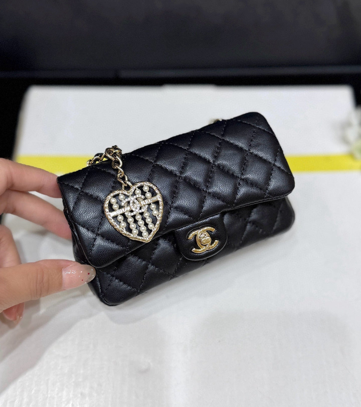 CC 25A Mini Coco Mark Heart x Pearl Charm Bag 12.5cm Black Lambskin