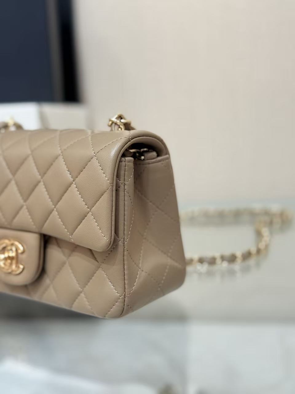 Medium Classic Flap Bag 23cm Light Beige Lambskin Gold Hardware