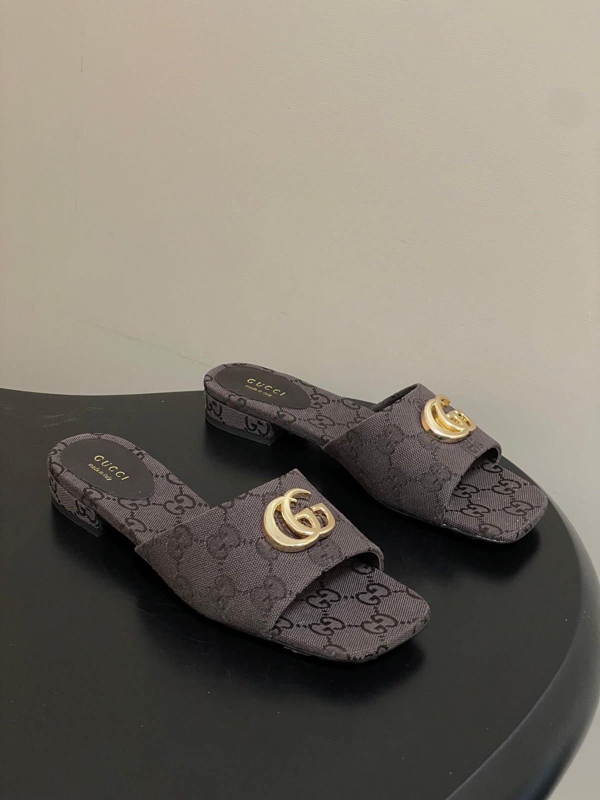 GG 26ss Flat Slippers  Canvas Monogram
