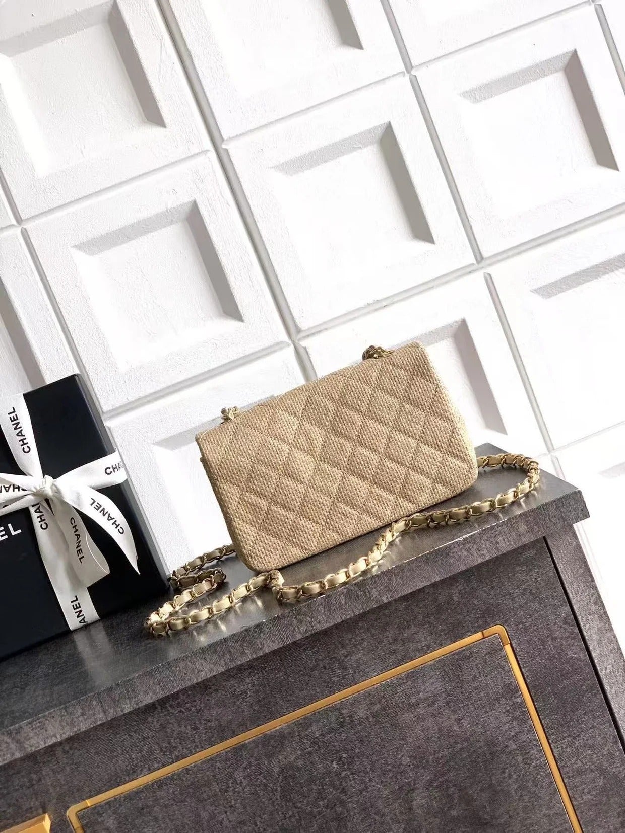 CC2026 Classic Bag 20cm Beige Raffia Leather