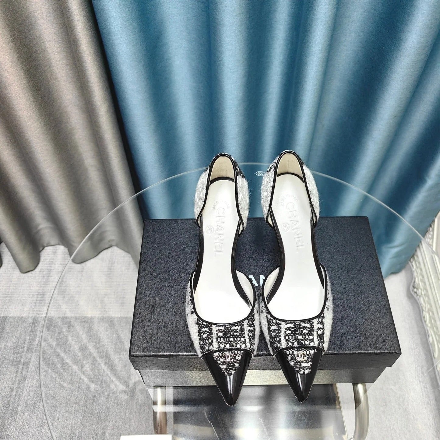Chanel Pointed Toe Vintage High Heels 70mm Black White in Coarse wool fabric 712466