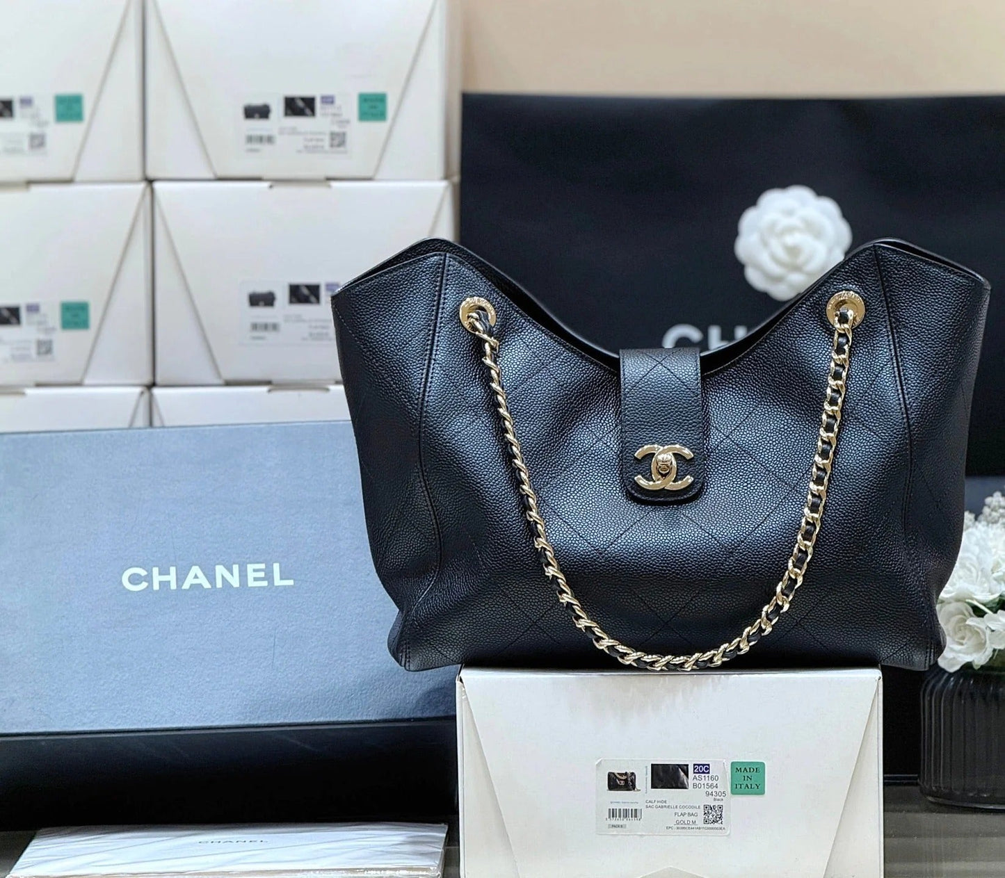 Chanel 2026 Hobo Tote Bag 40cm Black Caviar Calfskin