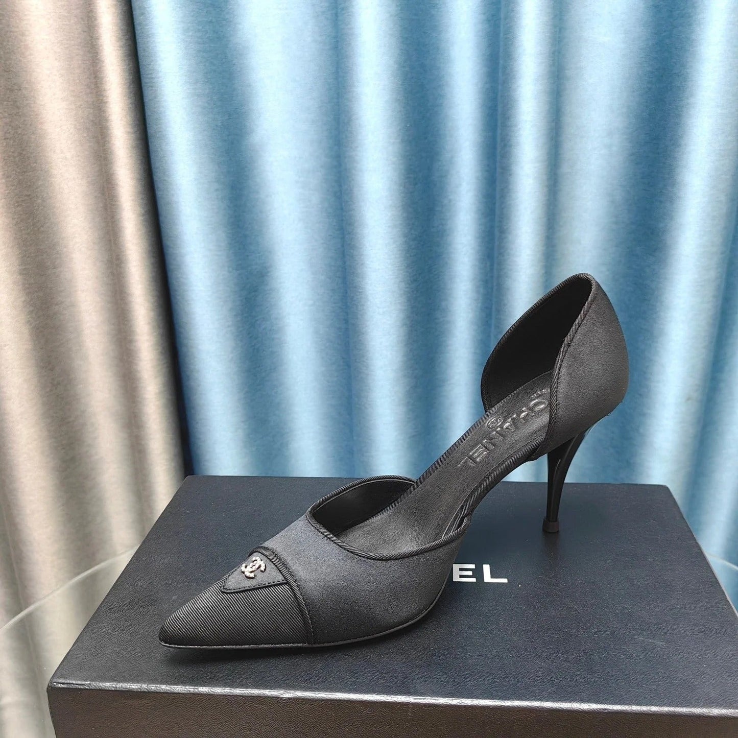 Chanel 26ss Retro Hollow-Out Pointed-Toe 70 Vintage Black in Calfskin 712470