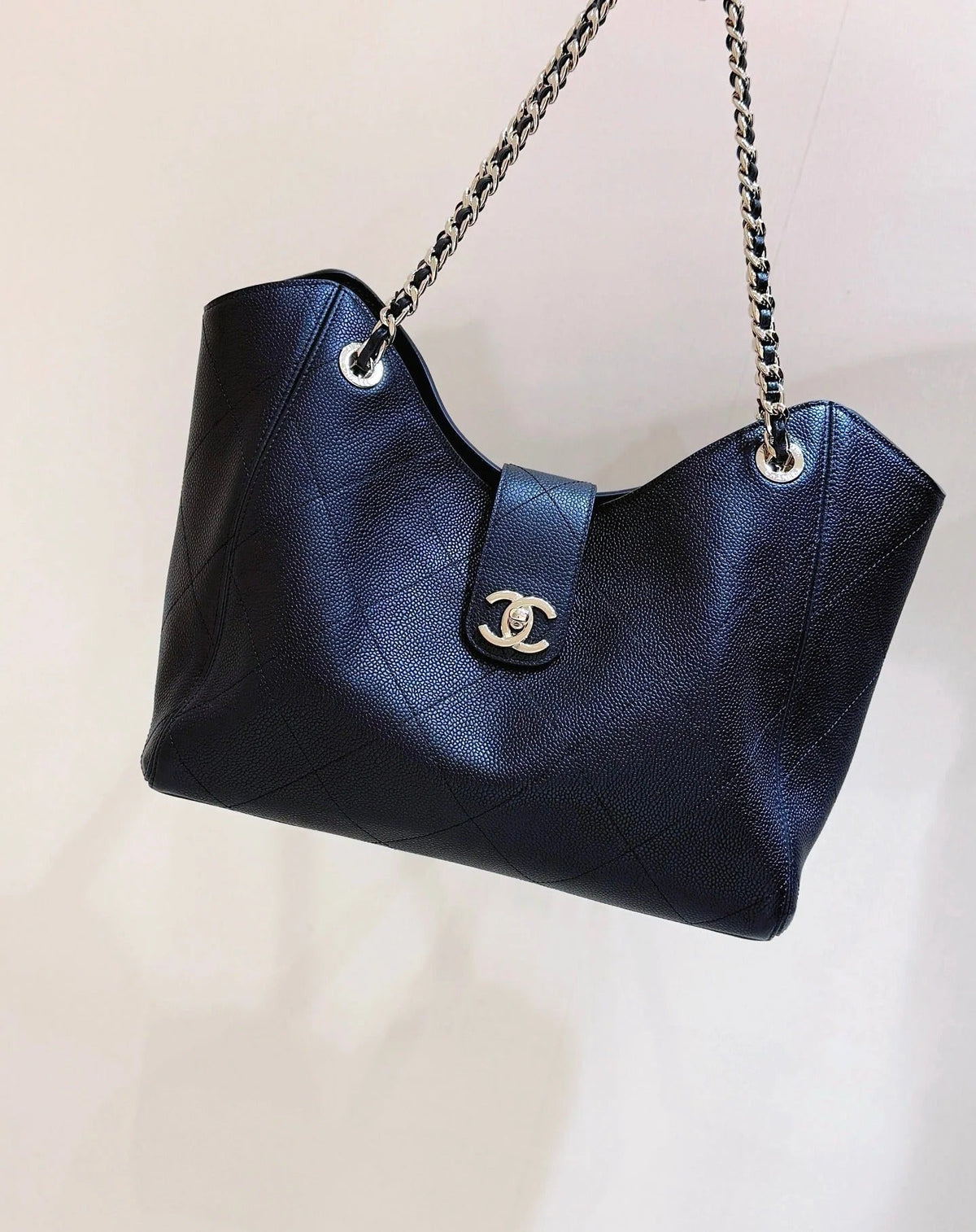 Chanel 2026 Hobo Tote Bag 40cm Black Caviar Calfskin