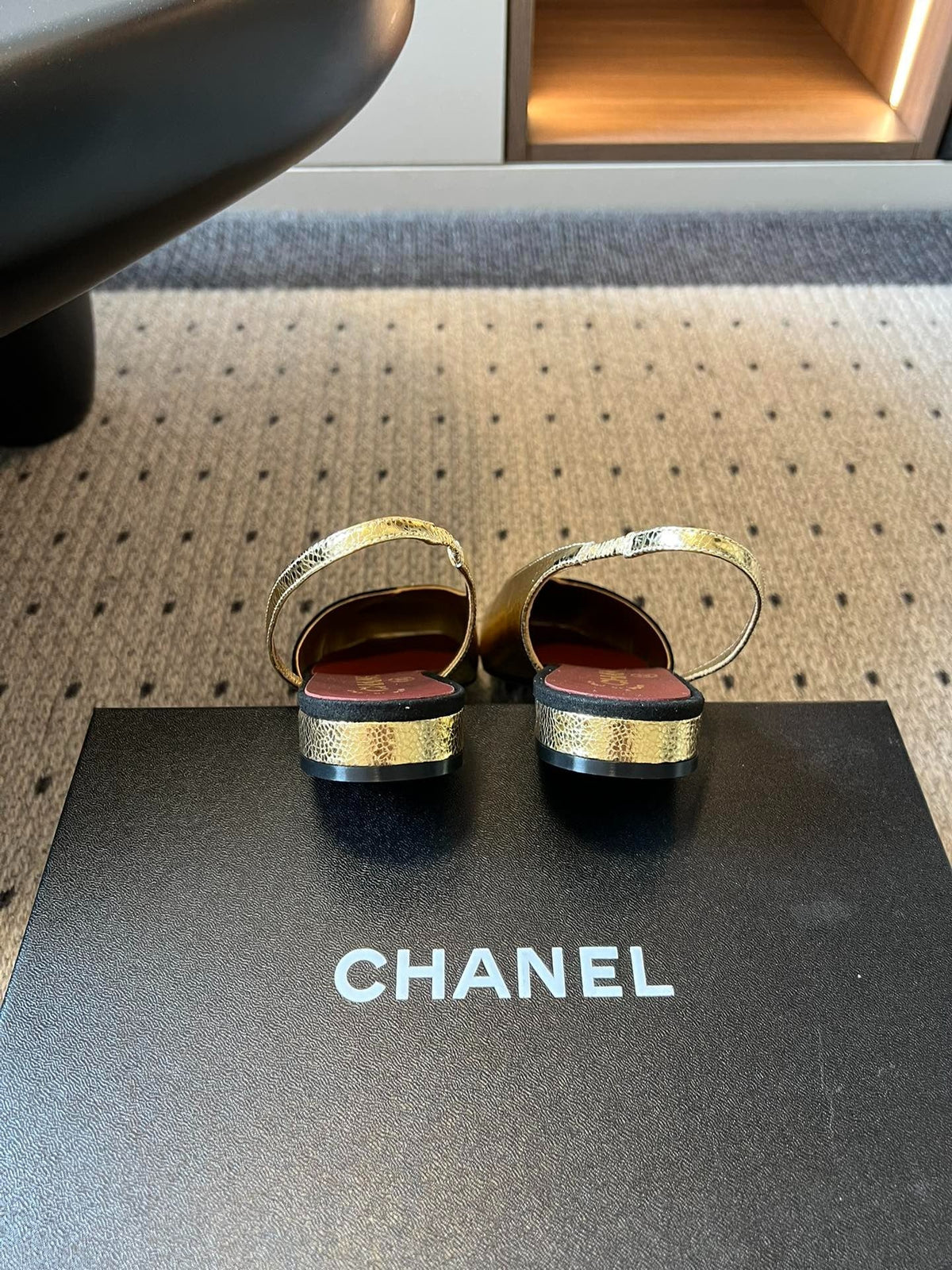 Chanel 26SS Color-Blocked Slingback Gold Black in Lambskin 708083