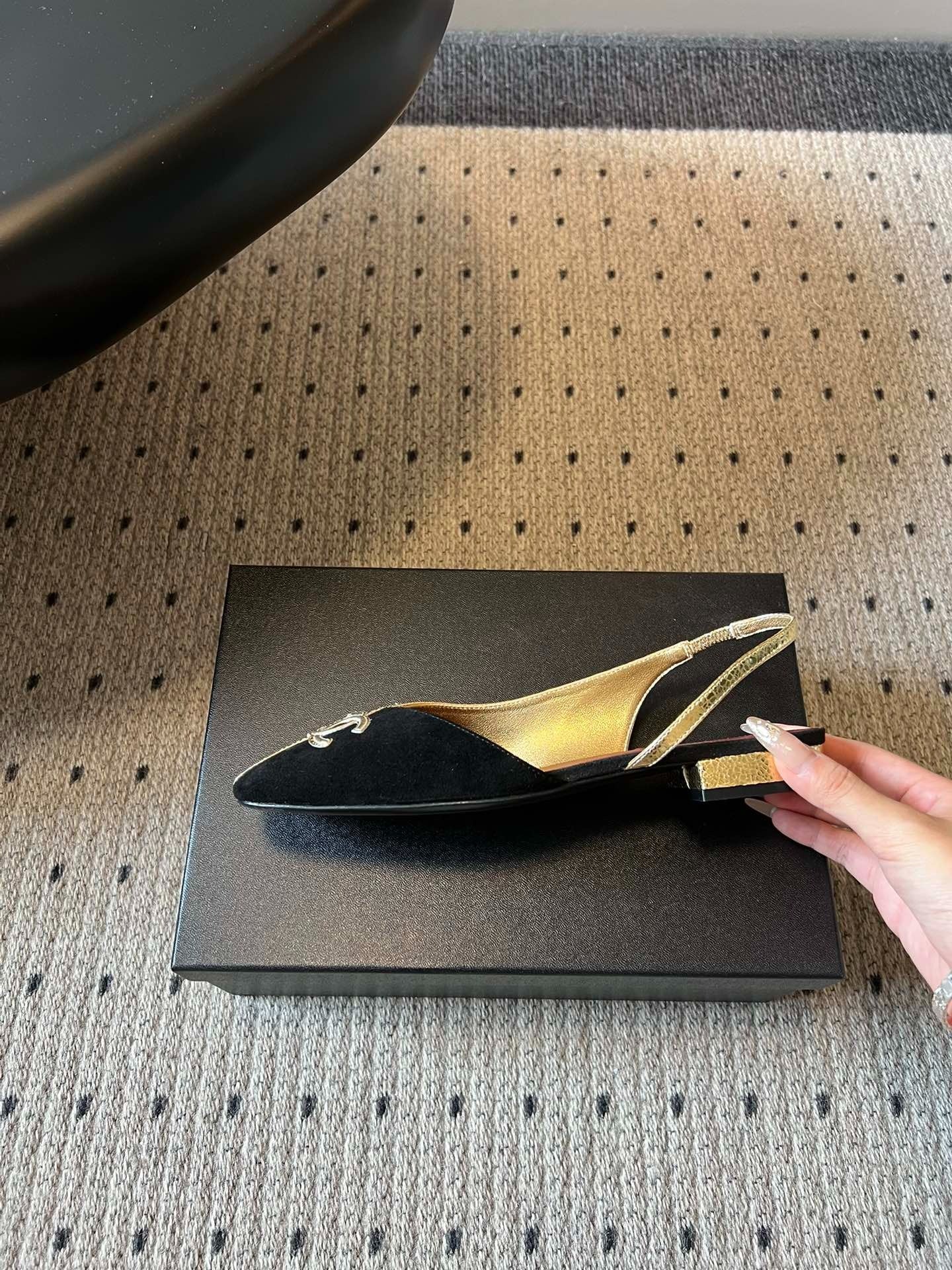 Chanel 26SS Color-Blocked Slingback Gold Black in Lambskin 708083