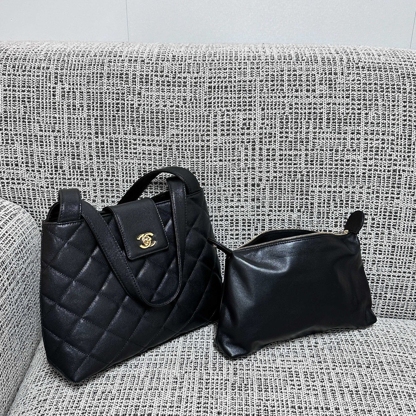 Chanel 2026 Caviar Diamond Flap Shoulder Bag 29cm Black Embossed Calfskin