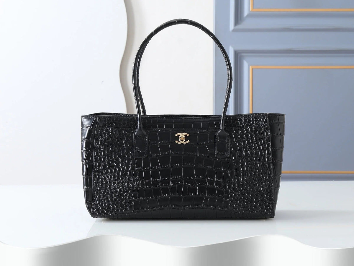 Chanel 2026 Cerf Shopping Tote 39cm Embossed Calfskin