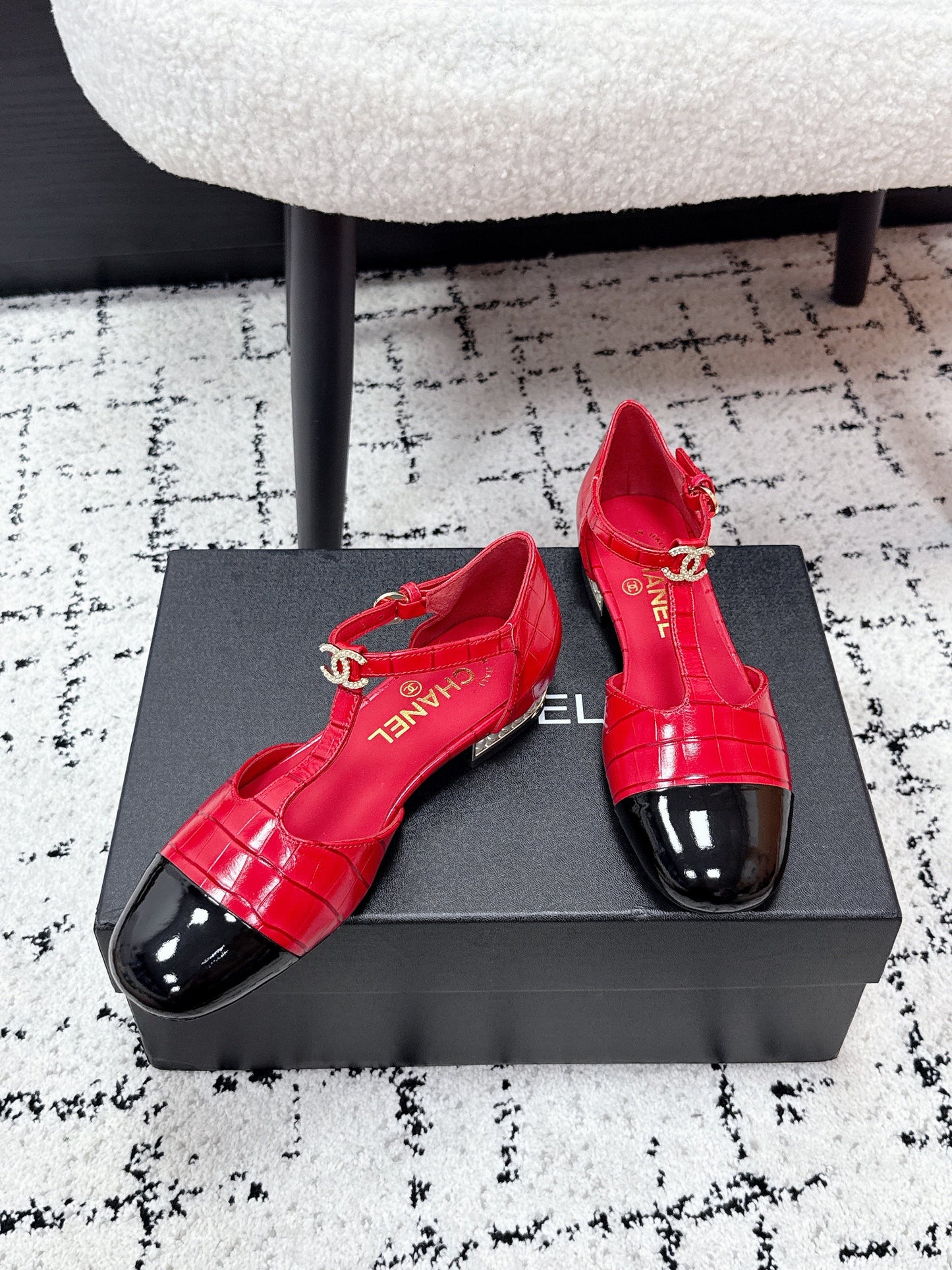 CC SS26 Mary Jane T Strap Black Red Crocodile Embossed Patent Calfskin 679017