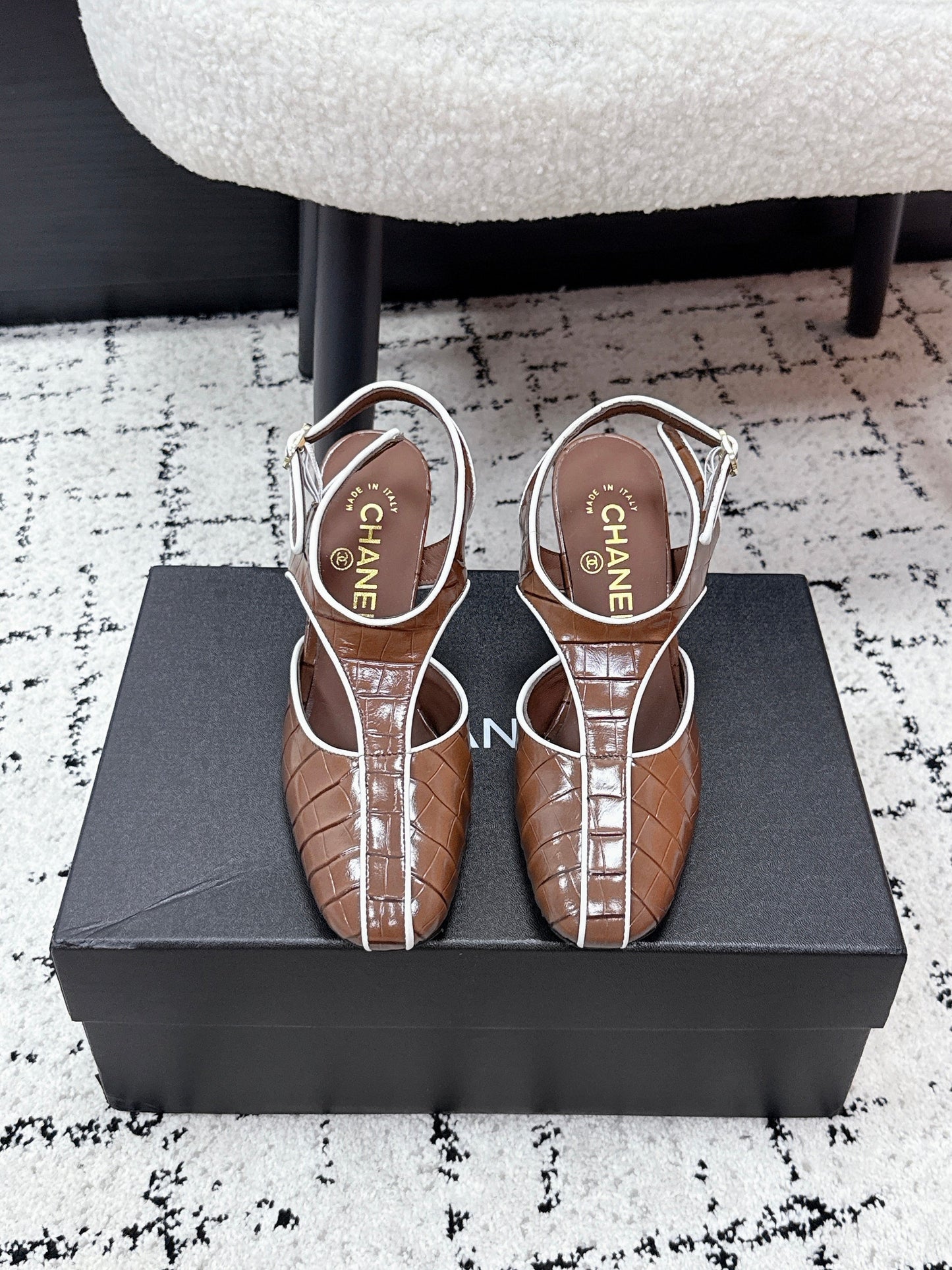 CC SS26 Slingbacks 9.5cm Brown White Crocodile Embossed Patent Calfskin 679036