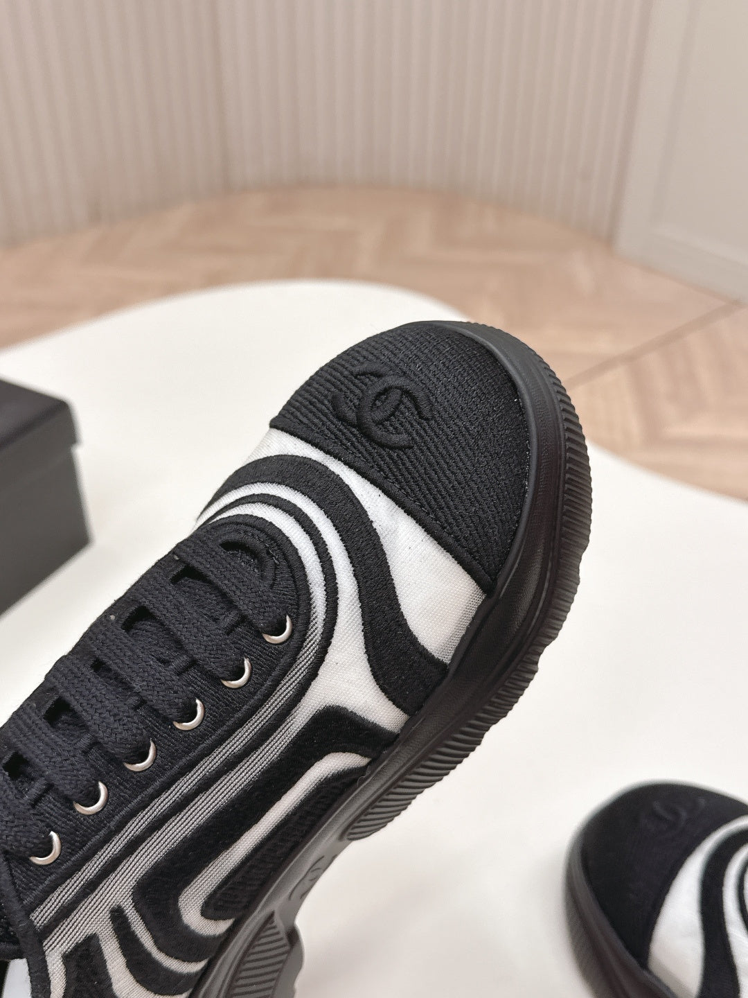 CC 26s Sneaker Black Mesh Fiber 612015