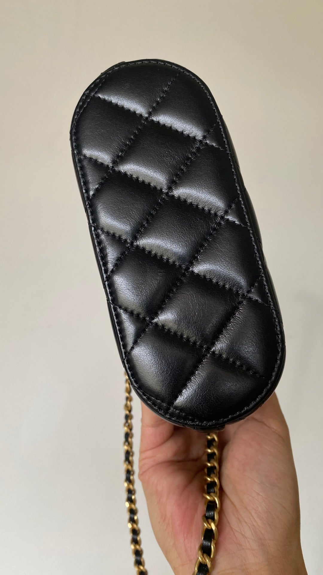 CC Clutch with chain 18 black brown suede calfskin