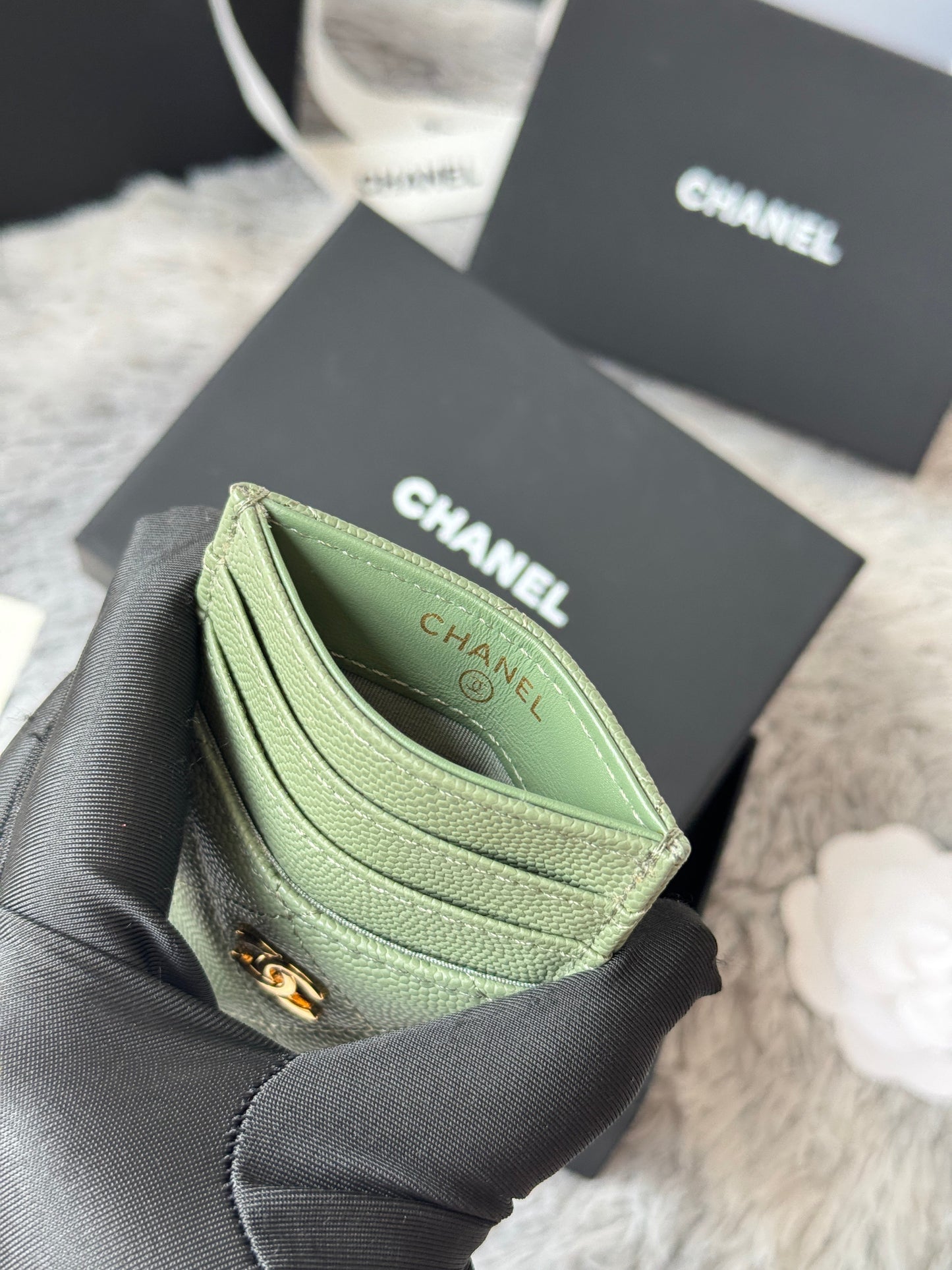 CC Carld Holder Olive Green Grain Calfskin 242696