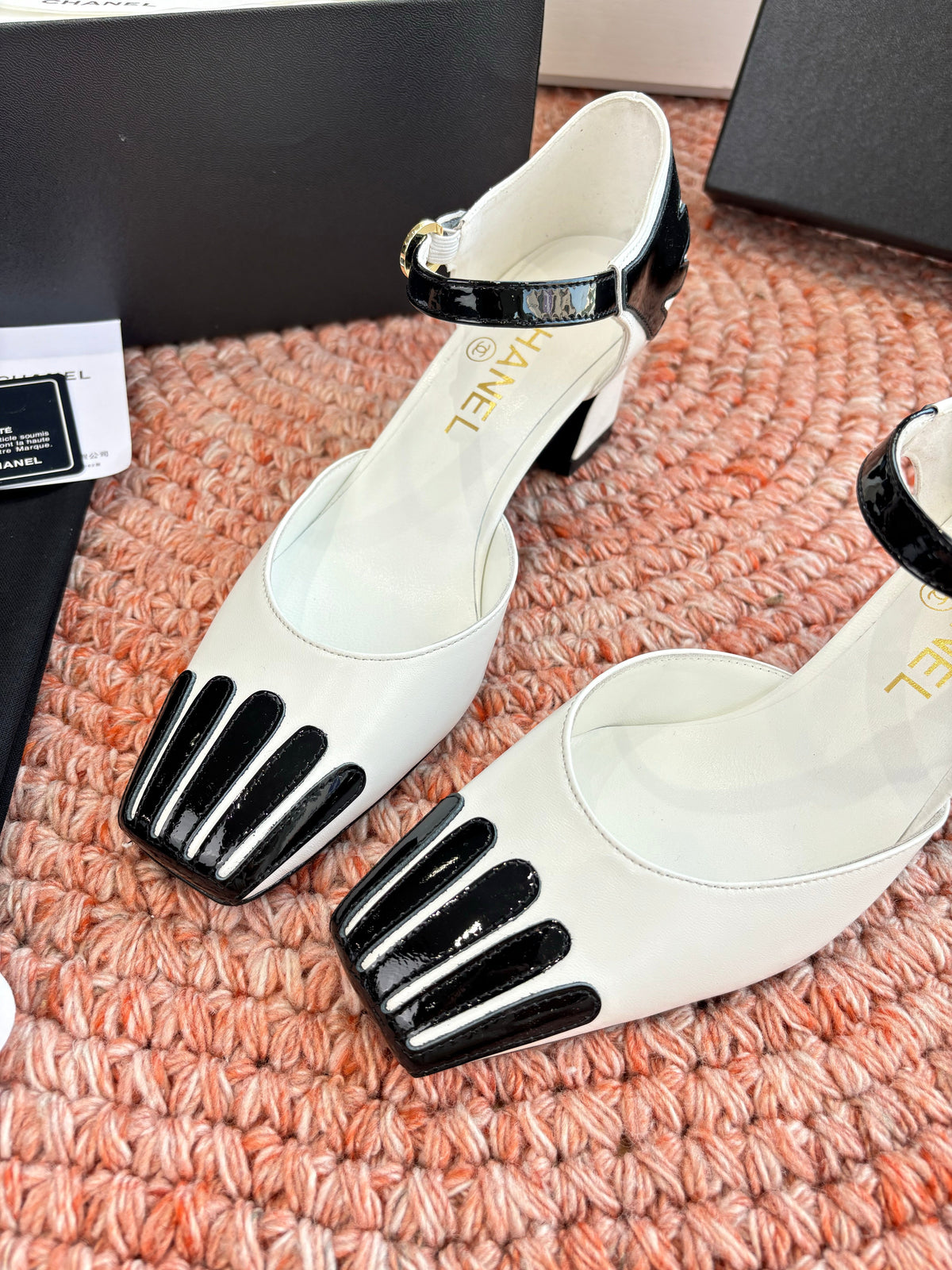 CC 26s Mary Jane Slingback White Sheepskin 648192