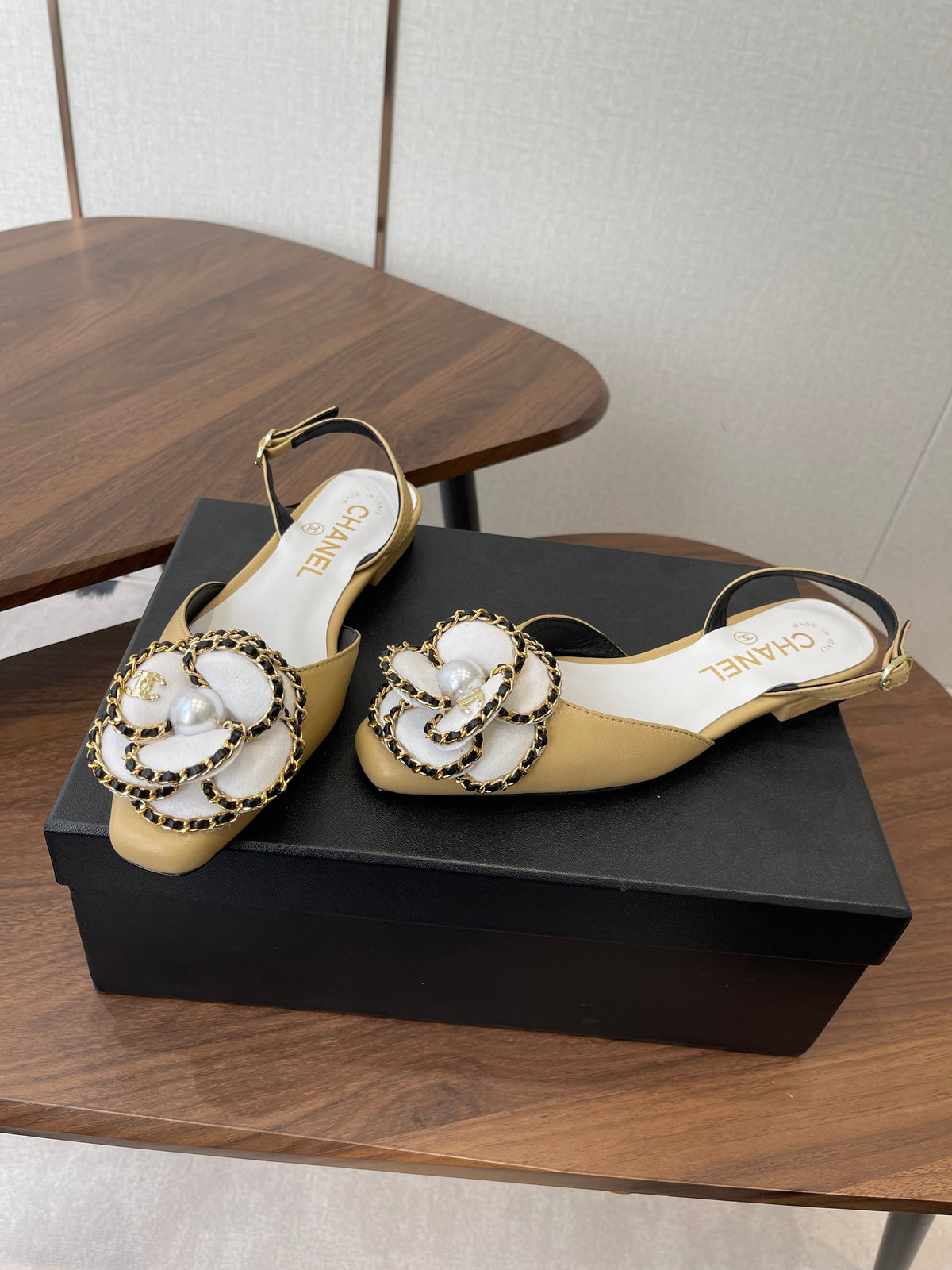 CC Classic Camellia Flat Slingback Beige White Leather 624231