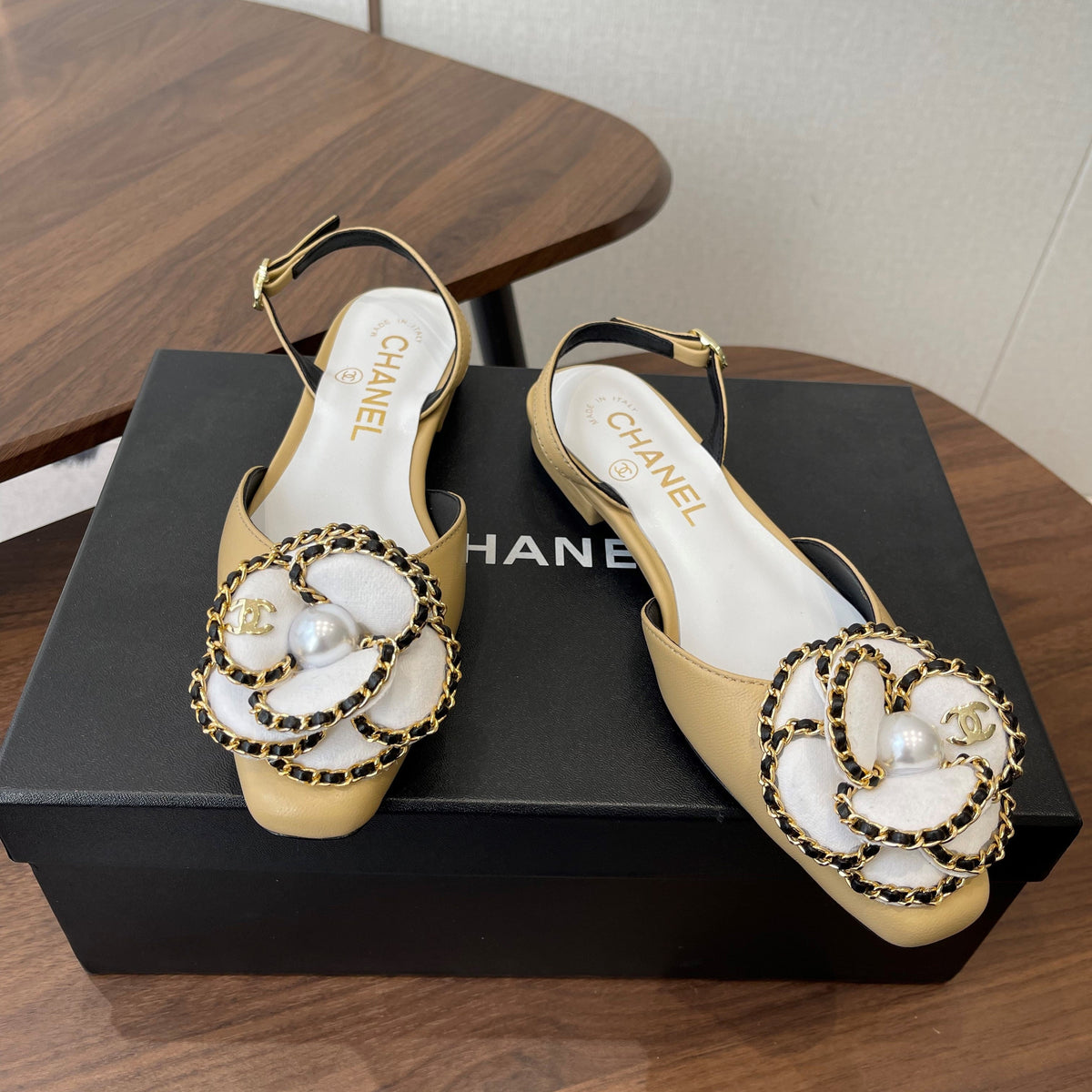 CC Classic Camellia Flat Slingback Beige White Leather 624231