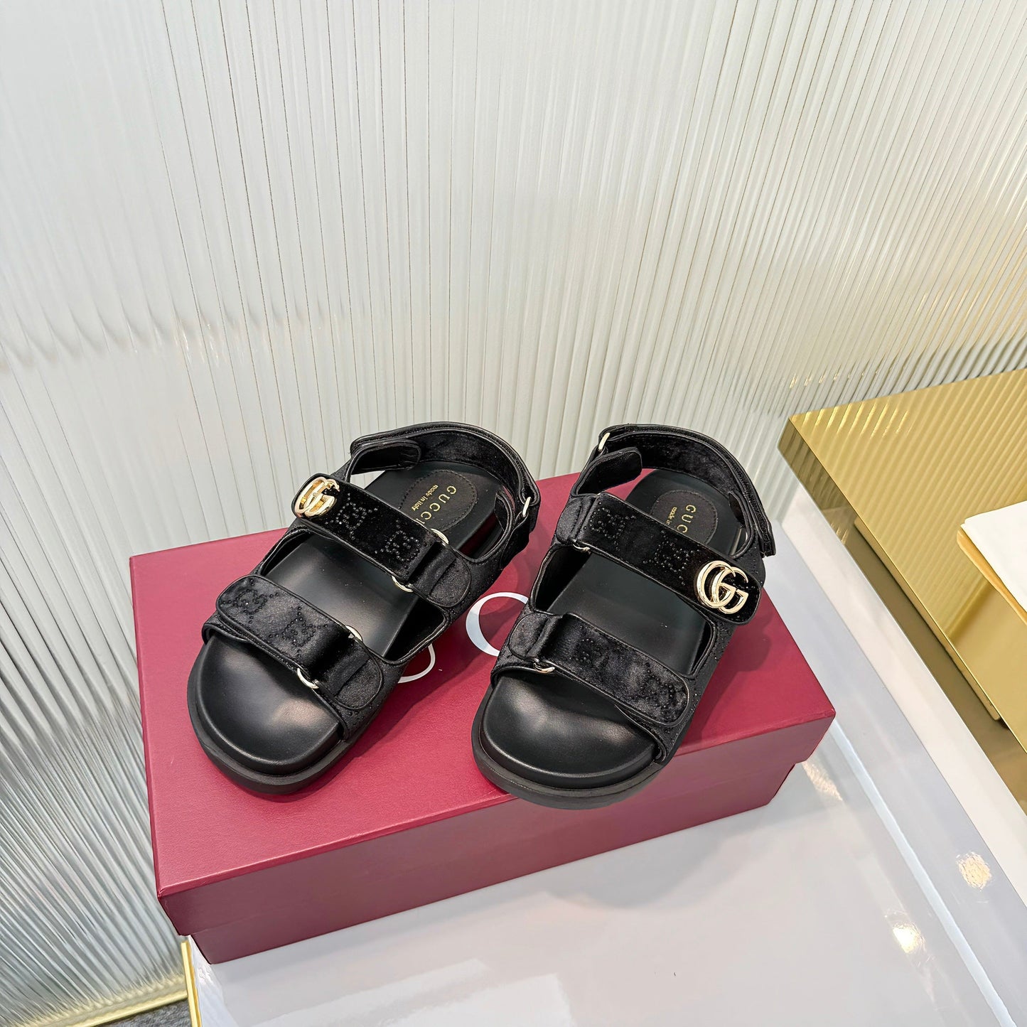 GG 26s Dad Sandals Black Leather Velvet 714862