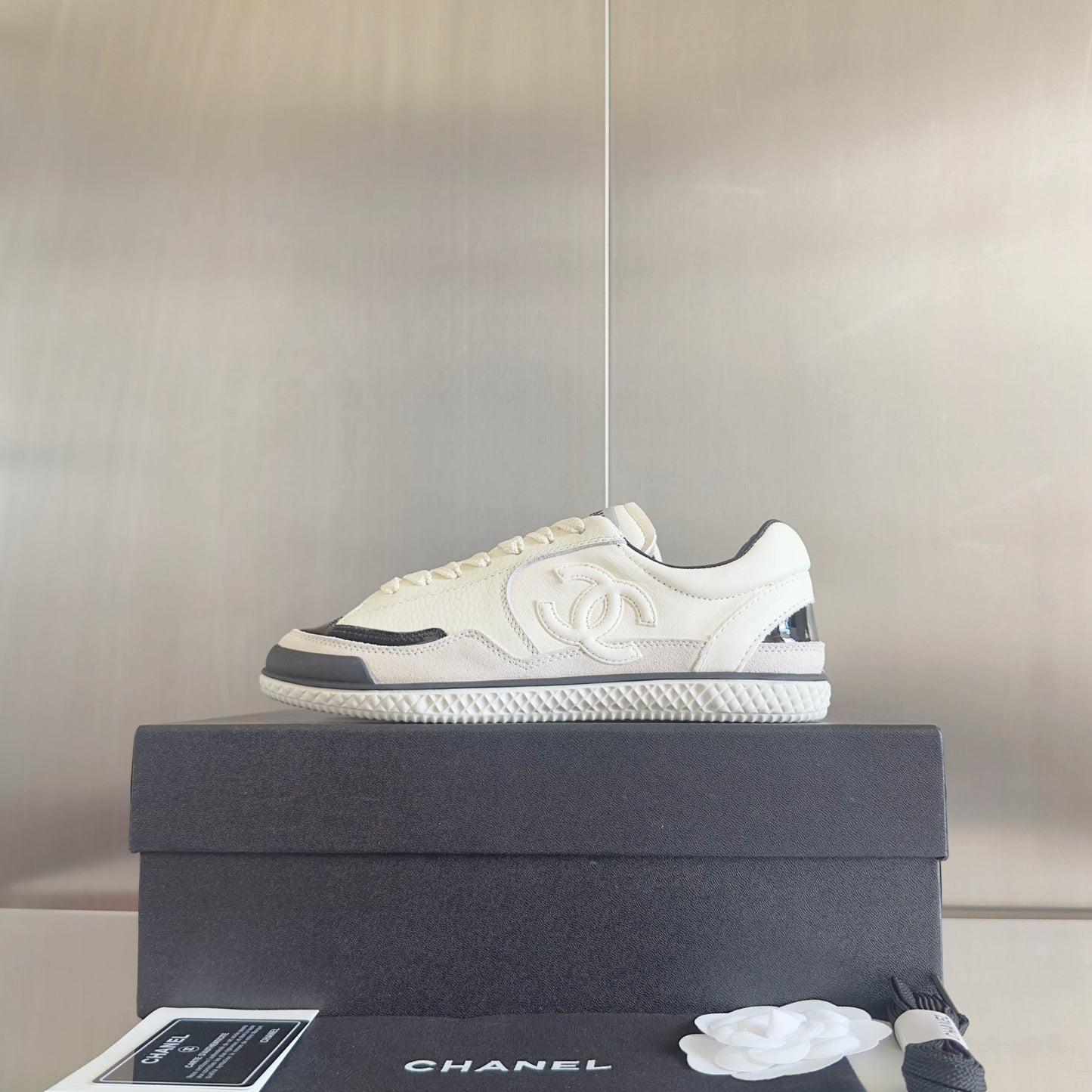 CC 25K British Baseball Shoes White Cowhide Patent Leather 459739